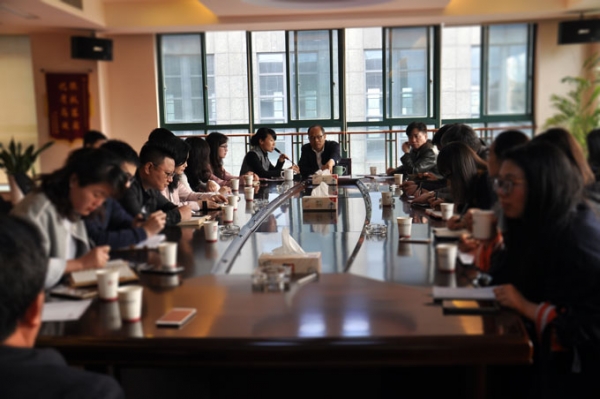 江南体育·江南官方网站-江南online（中国）
集团召开2017年度年轻人才培养专题座谈会